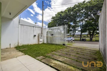 Sobrado de frente pra rua