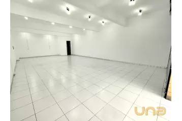 Loja no Água Verde de 74 m²  - 177717-I2