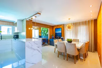 Lindo sobrado com piscina no Califórnia Condominiun Club