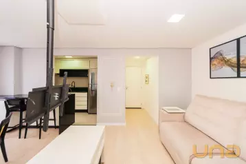 Apartamento em SANTA FELICIDADE com 94,36m²