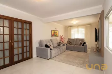 Casa no BUTIATUVINHA com 200m²