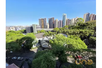 Apartamento com 3 dormitórios para alugar com 89,80m² no Ed. C