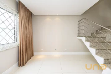 Sobrado Triplex com 193,85m² no Ahú