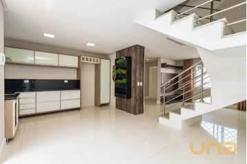 Sobrado Triplex com 193,85m² no Ahú