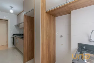 Apartamento semimobiliado à venda no centro de Campo Largo