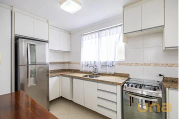 Amplo e Arejado Apartamento, no Portão.