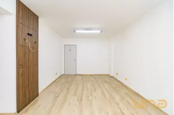 Imobiliária Cilar Aluga Conjunto Comercial no Água Verde com 5