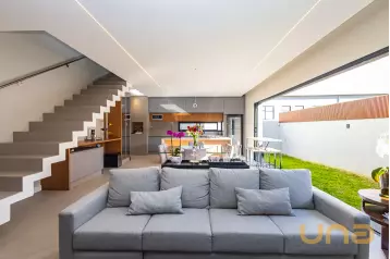 Casa 180m² com 03 suítes no Vista Alegre - Curitiba/PR