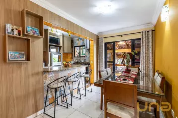 CASA COM 4 QUARTOS - ÁREA TOTAL DE 172,70m² - REF 6169