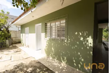 Casa em ALMIRANTE TAMANDARÉ com 180m²