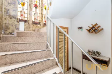 Casa 329m² com 4 quartos no Hugo Lange - Curitiba/PR