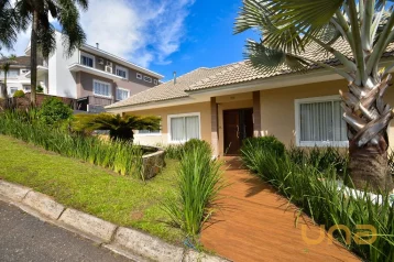 Casa com 3 dormitórios para alugar, 334 m² por R$ 14.900,00/mê