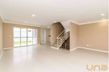 Imobiliária Cilar Aluga Sobrado 3 Quartos no Guabirotuba com 2