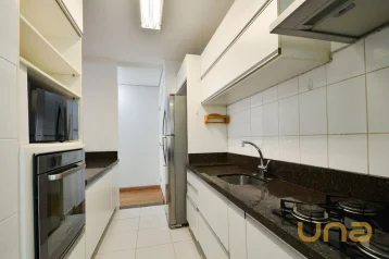 Apartamento com 3 dormitórios para alugar, 78 m² por R$ 3.990,