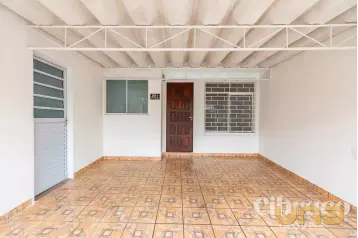 Casa com 2 quartos para venda no Campo Comprido