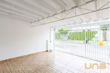 Casa com 2 quartos para venda no Campo Comprido