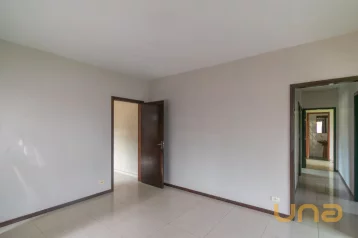 Casa térrea à venda na Vila Bancária com localização espetacul