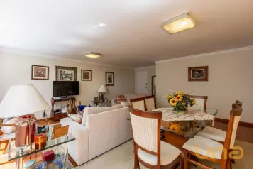 APARTAMENTO  COM 3 QUARTOS - ÁREA TOTAL DE 201,24m² - CENTRO -