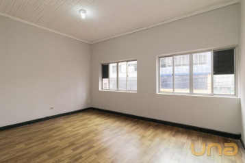 Conjunto Comercial no Centro – Funcionalidade e Localização Es