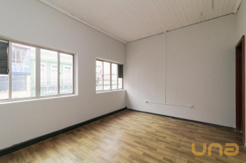 Conjunto Comercial no Centro – Funcionalidade e Localização Es