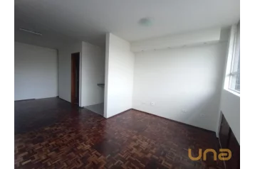 Conjunto Comercial no Centro Cívico, com vaga de garagem