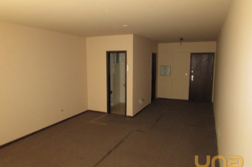 Conjunto Comercial no Centro Cívico de 49 m²  - 088633-I2