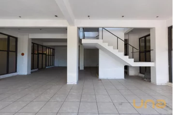 Loja no Cristo Rei de 650,51 m²  - 03726.001-RZ