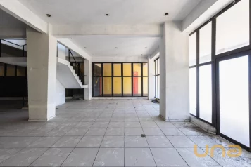 Loja no Cristo Rei de 650,51 m²  - 03726.001-RZ