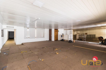 Conjunto comercial no Centro