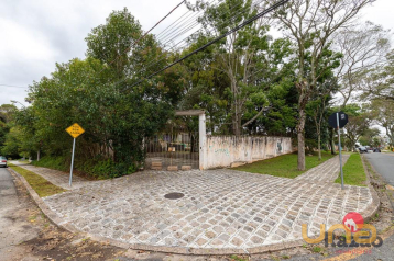 Terreno com 2086 m² no Ahú