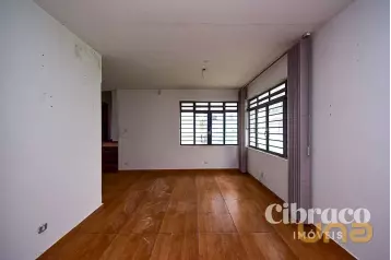 Casa comercial no Alto da Rua XV de 292m²