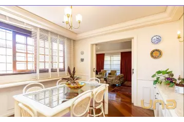 Casa 05 dormitorios no Hugo Lange