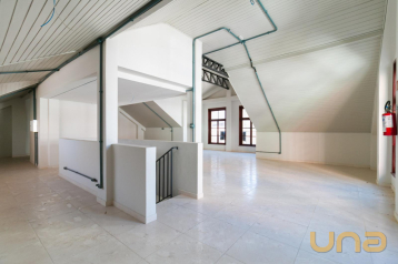 Imovel comercial com 140 m² no Centro