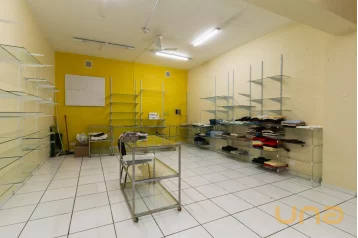 Loja com 28.95 m² no Centro