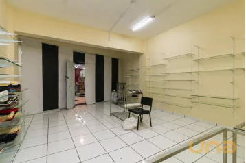 Loja com 28.95 m² no Centro