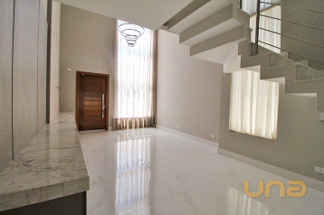 Imobiliária Cilar Aluga Casa 4 Quartos no Campo Comprido com 2