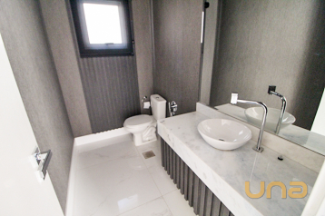 Imobiliária Cilar Aluga Casa 4 Quartos no Campo Comprido com 2