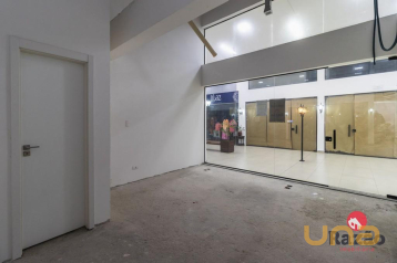 Loja com 57.85 m² no Centro