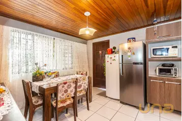 Terreno com 600 metros no Mossunguê e 2 residências.