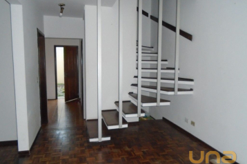 Sobrado com 3 dormitórios para alugar, 112 m² por R$ 3.800,00/