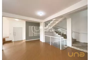 Casa Residencial 450m² no Bacacheri - Curitiba/PR.