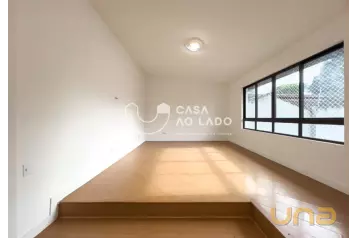 Casa Comercial 450m² no Bacacheri - Curitiba/PR.