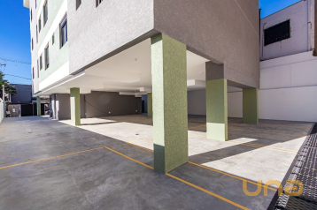 Seu novo lar te espera com sol da tarde e piso novinho!